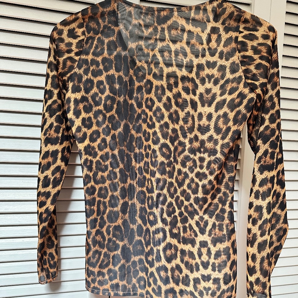 Vintage 1980s Yvan & Marzia Paris Sheer Nylon Leopard Print Long Sleeve Top - Picture 5 of 11